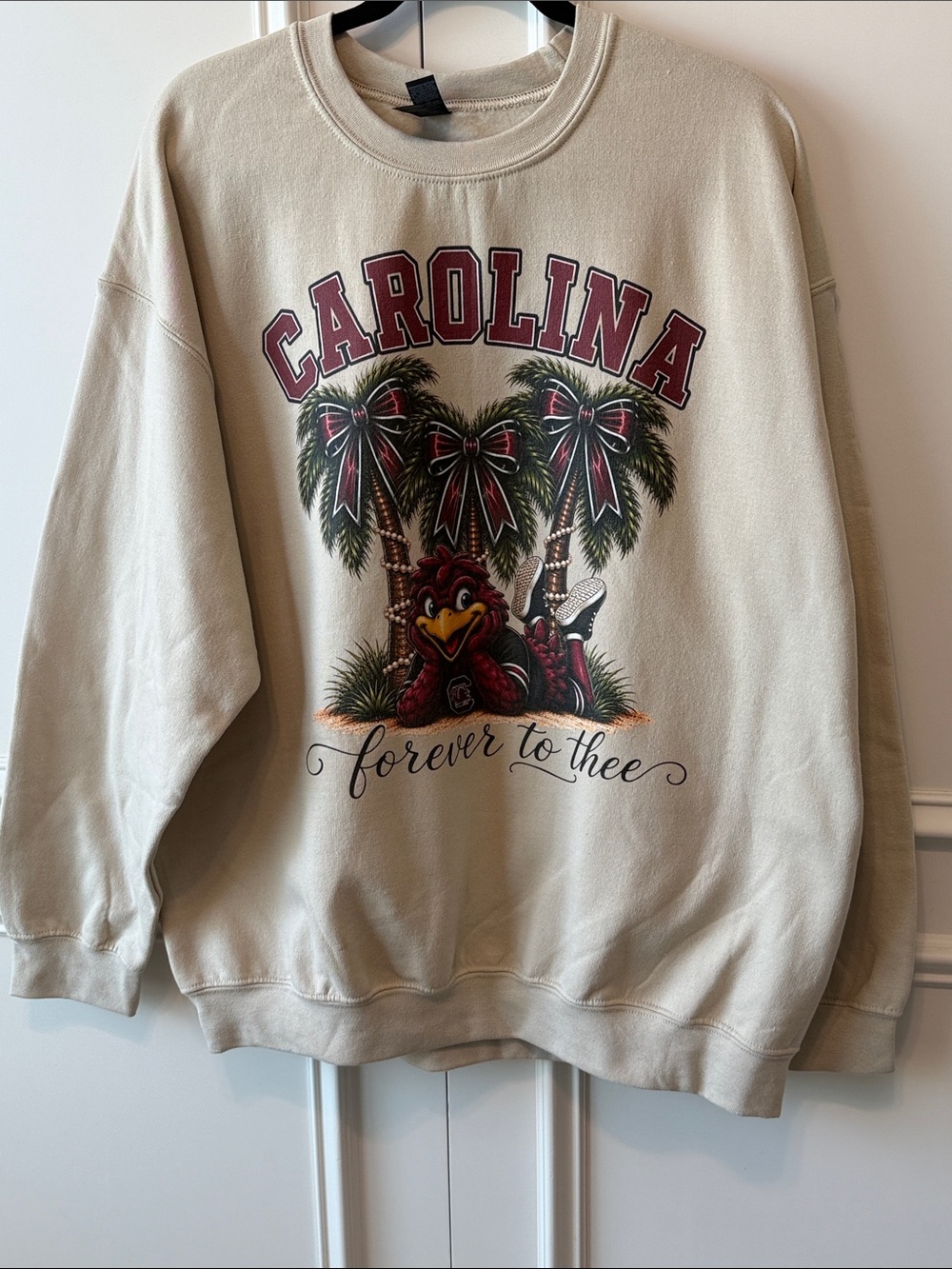 Gildan Beige 'Carolina' Graphic Crewneck Sweatshirt